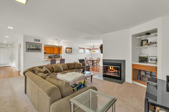 5140 Turtle Point Drive, Ann Arbor, MI 48105