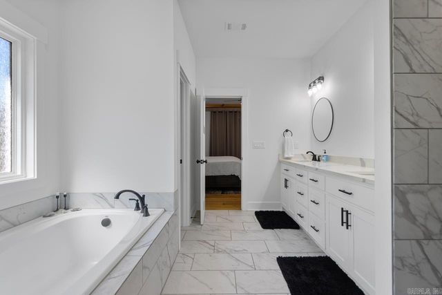 5947 Beth Ln Lane, Benton, AR 72019