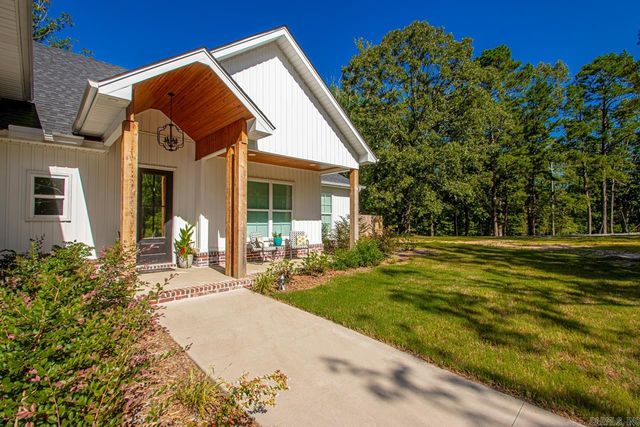 5947 Beth Ln Lane, Benton, AR 72019