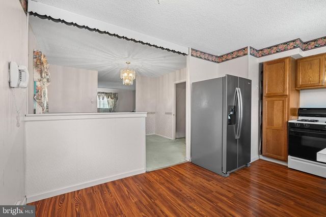 517 GLEN VALLEY DR, Norristown, PA 19401