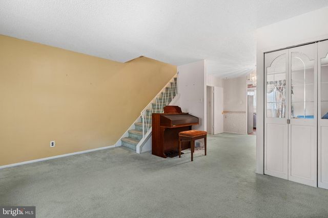 517 GLEN VALLEY DR, Norristown, PA 19401