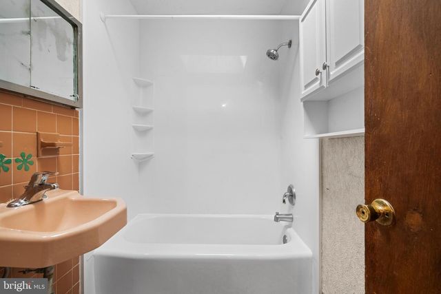 517 GLEN VALLEY DR, Norristown, PA 19401