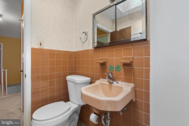 517 GLEN VALLEY DR, Norristown, PA 19401