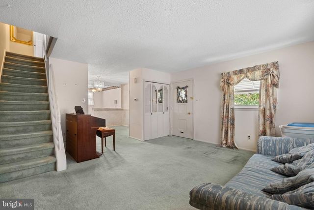 517 GLEN VALLEY DR, Norristown, PA 19401