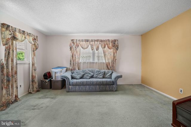 517 GLEN VALLEY DR, Norristown, PA 19401