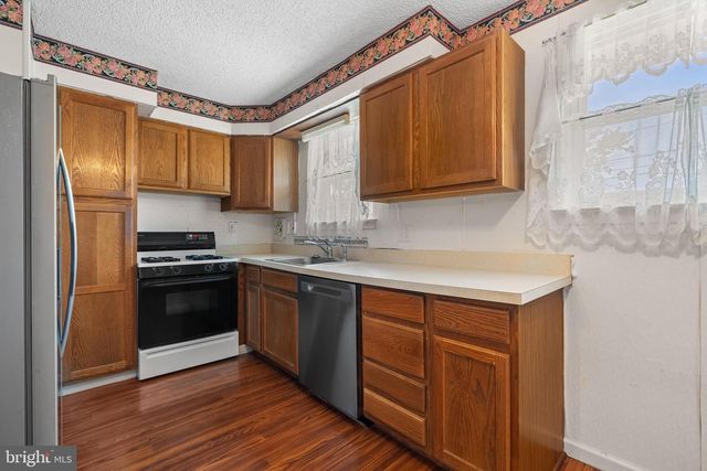 517 GLEN VALLEY DR, Norristown, PA 19401