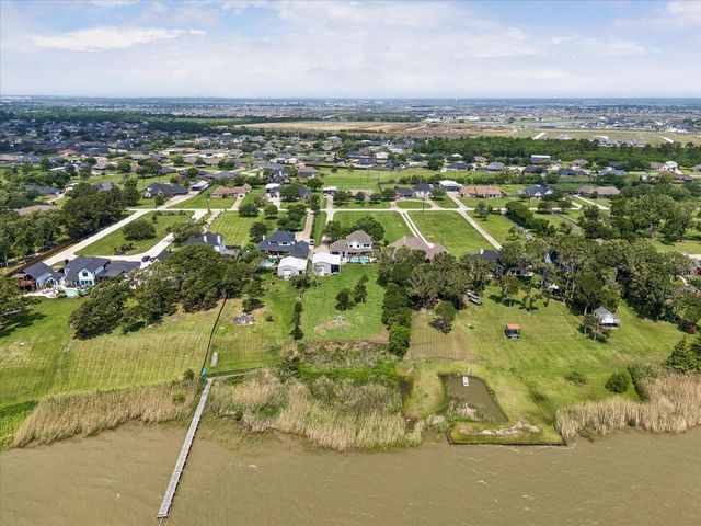 6934 Plantation Drive, Baytown, TX 77523