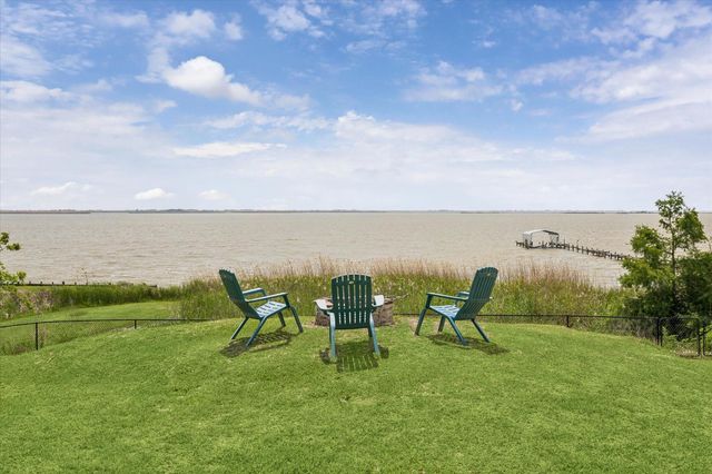 6934 Plantation Drive, Baytown, TX 77523