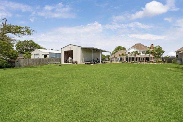 6934 Plantation Drive, Baytown, TX 77523