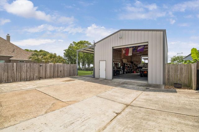 6934 Plantation Drive, Baytown, TX 77523