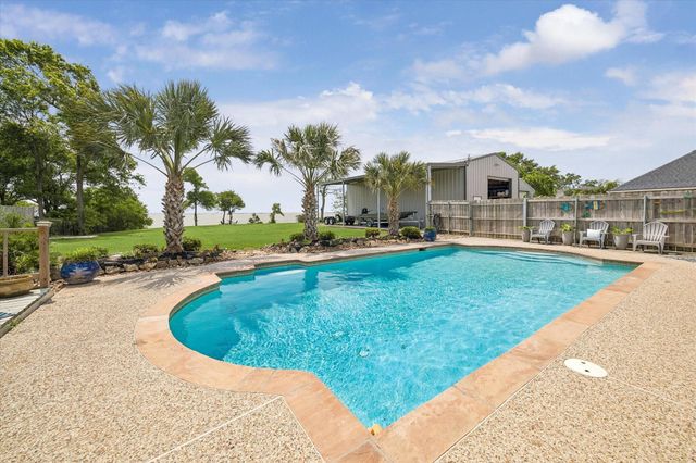 6934 Plantation Drive, Baytown, TX 77523