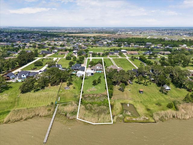 6934 Plantation Drive, Baytown, TX 77523