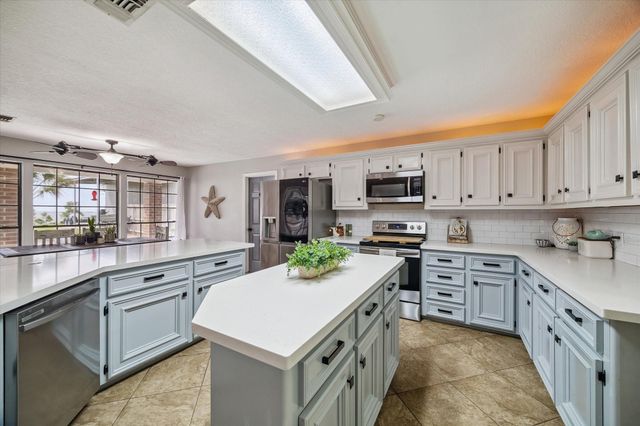 6934 Plantation Drive, Baytown, TX 77523