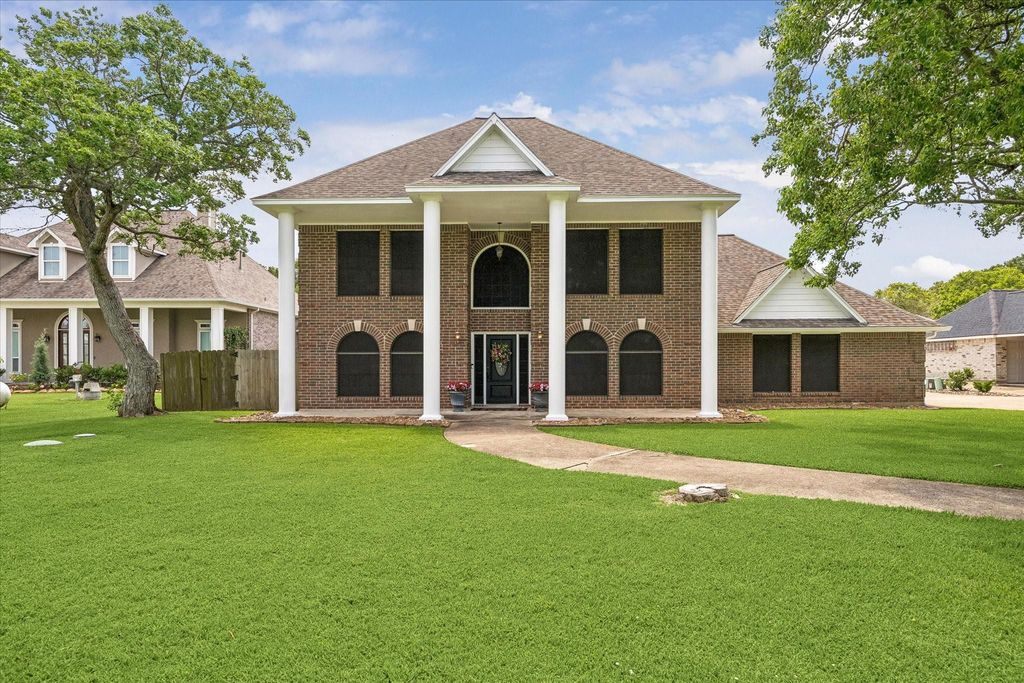 6934 Plantation Drive, Baytown, TX 77523