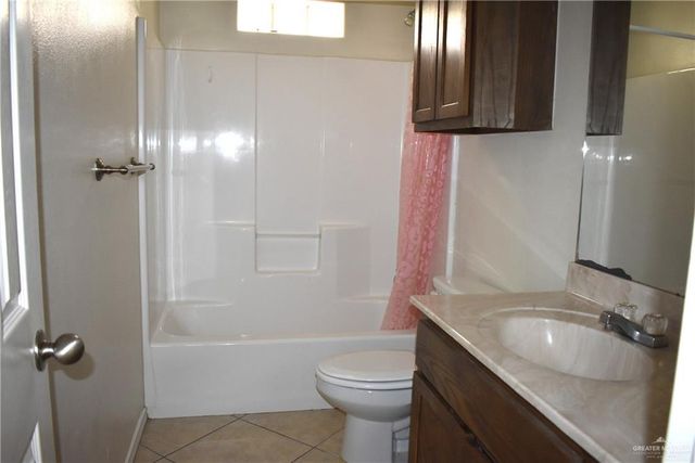 220 W Albatross Avenue, Pharr, TX 78577