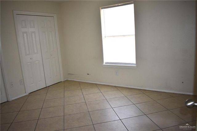 220 W Albatross Avenue, Pharr, TX 78577