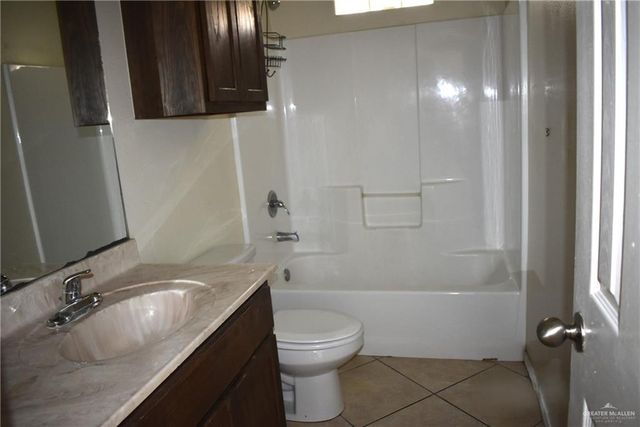 220 W Albatross Avenue, Pharr, TX 78577