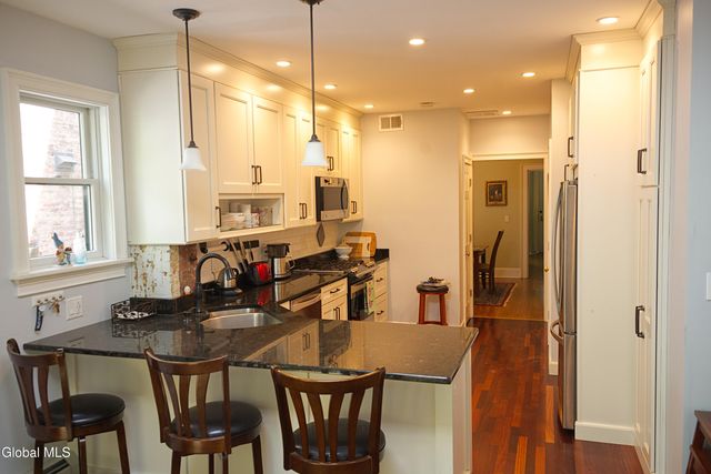63 S Lake Avenue, Albany, NY 12203