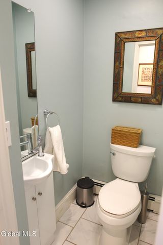 63 S Lake Avenue, Albany, NY 12203