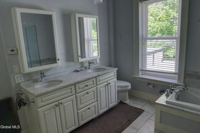 63 S Lake Avenue, Albany, NY 12203