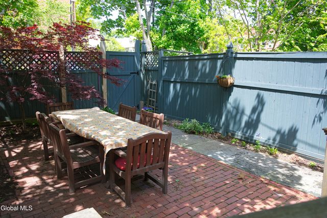 63 S Lake Avenue, Albany, NY 12203