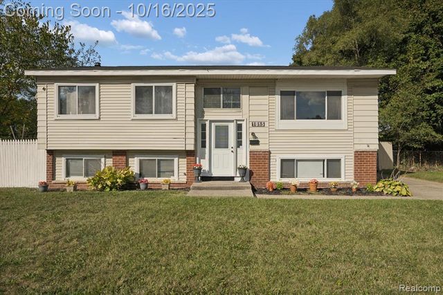 1815 Heatherridge Street, Ypsilanti, MI 48198