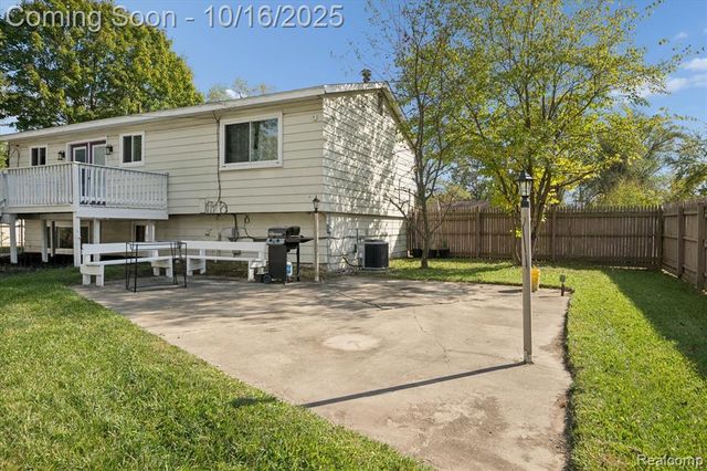 1815 Heatherridge Street, Ypsilanti, MI 48198