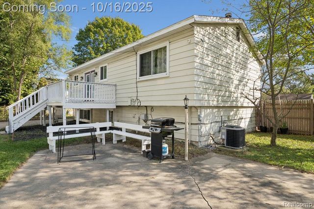 1815 Heatherridge Street, Ypsilanti, MI 48198