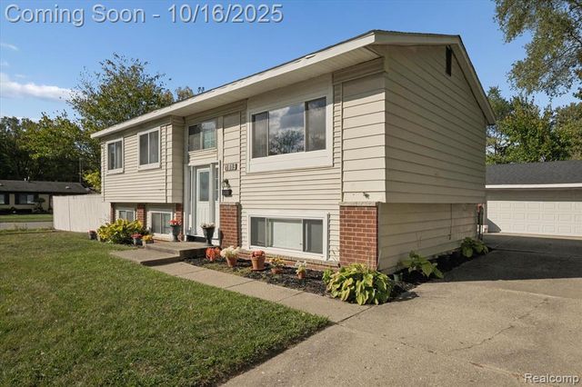 1815 Heatherridge Street, Ypsilanti, MI 48198