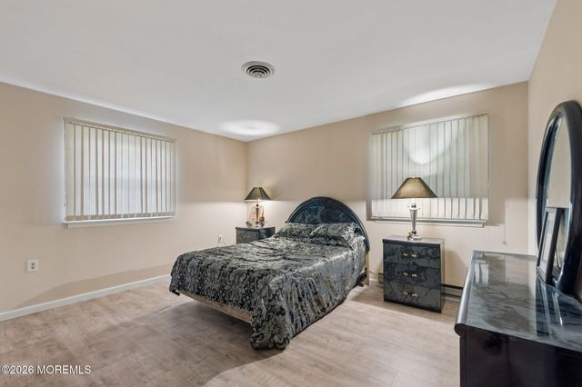 6 Alpine Road B, Whiting, NJ 08759