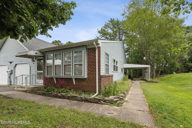6 Alpine Road B, Whiting, NJ 08759