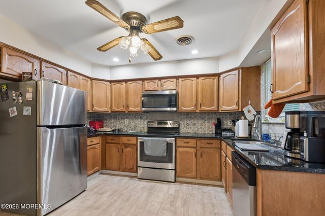 6 Alpine Road B, Whiting, NJ 08759