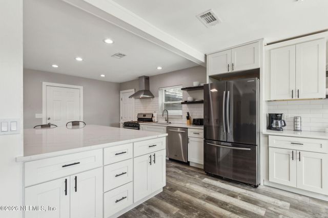 704 SEABROOK COVE Road, Jacksonville, FL 32211