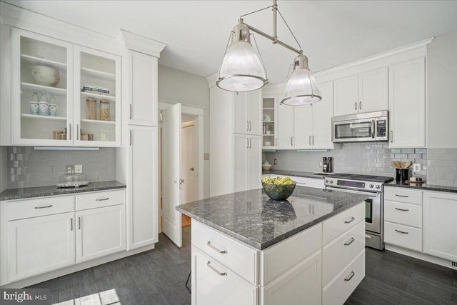 1610 CRITTENDEN ST NW, Washington, DC 20011