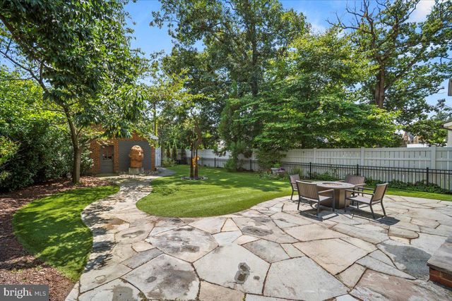 1610 CRITTENDEN ST NW, Washington, DC 20011