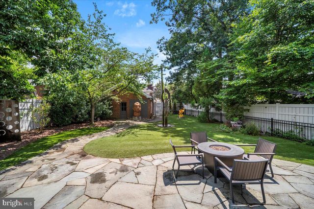 1610 CRITTENDEN ST NW, Washington, DC 20011