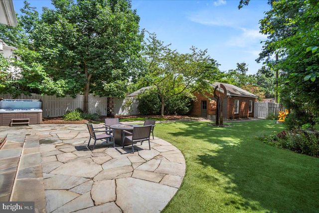 1610 CRITTENDEN ST NW, Washington, DC 20011