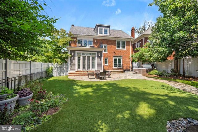 1610 CRITTENDEN ST NW, Washington, DC 20011