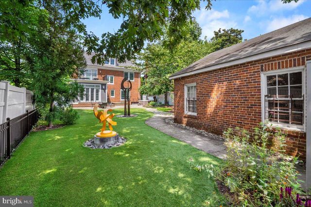 1610 CRITTENDEN ST NW, Washington, DC 20011