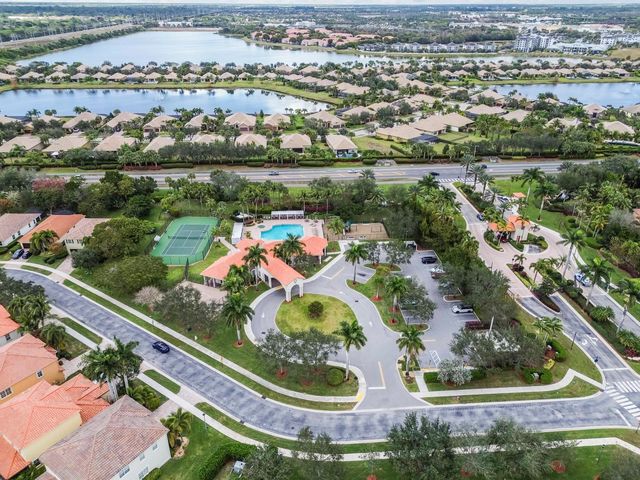 10699 Ivanhoe Lane, Wellington, FL 33414