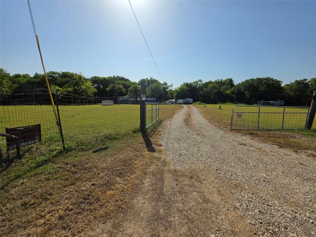 7961 Telegraph Road, Quinlan, TX 75474