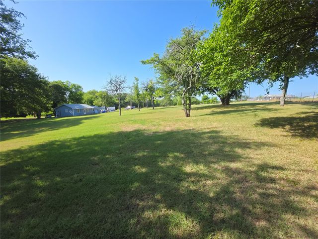 7961 Telegraph Road, Quinlan, TX 75474