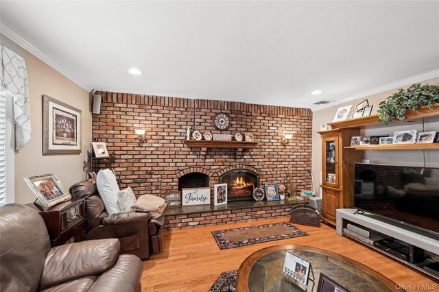 63 Woodview Lane, Centereach, NY 11720
