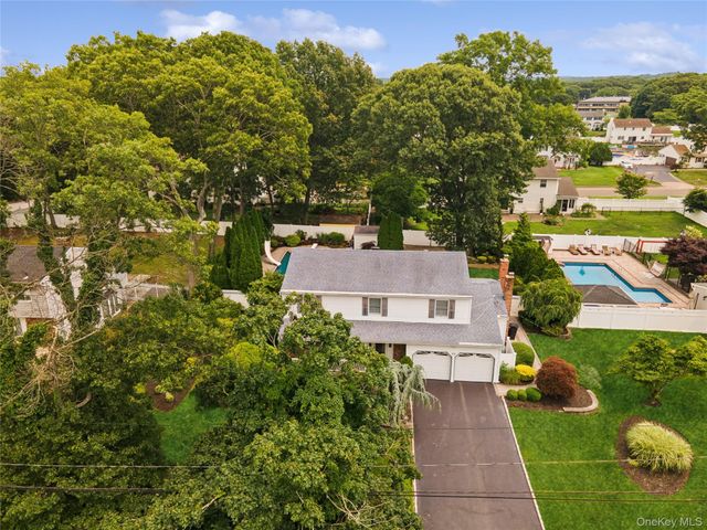 63 Woodview Lane, Centereach, NY 11720