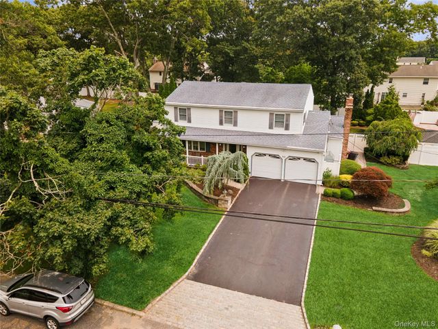 63 Woodview Lane, Centereach, NY 11720