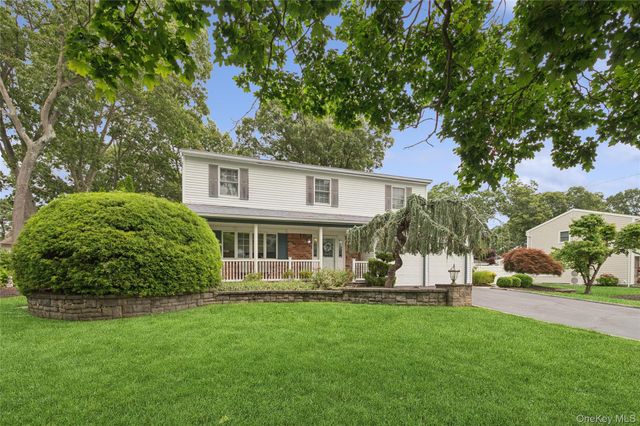 63 Woodview Lane, Centereach, NY 11720