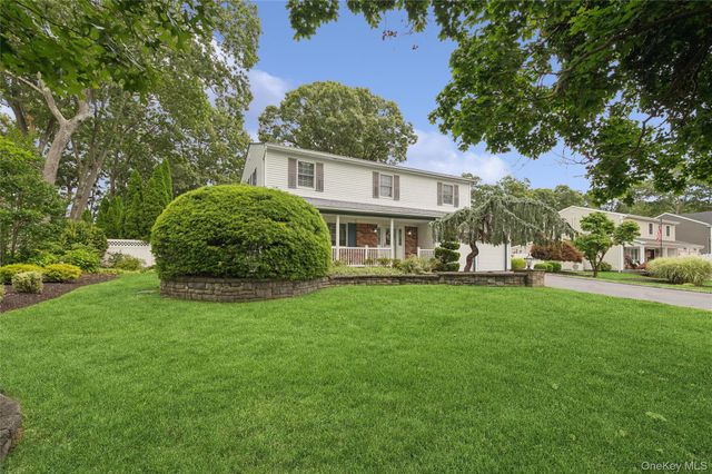 63 Woodview Lane, Centereach, NY 11720