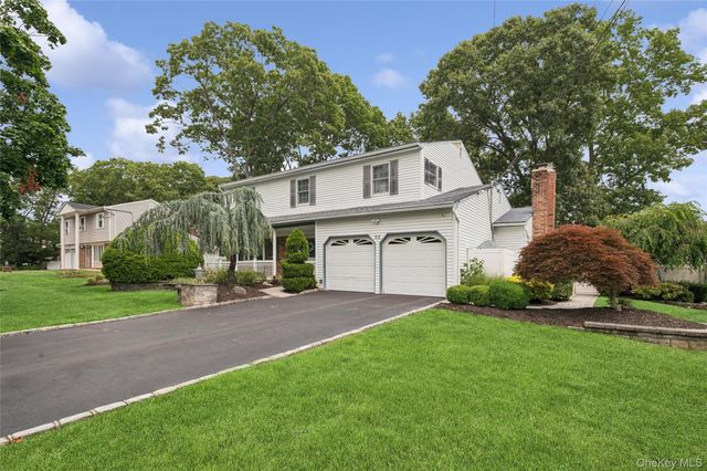 63 Woodview Lane, Centereach, NY 11720