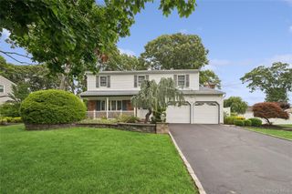 63 Woodview Lane, Centereach, NY 11720