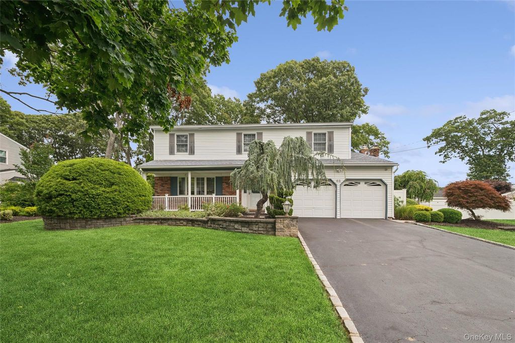63 Woodview Lane, Centereach, NY 11720